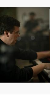 Daniel Lee teaching piano classes in Vienna, VA